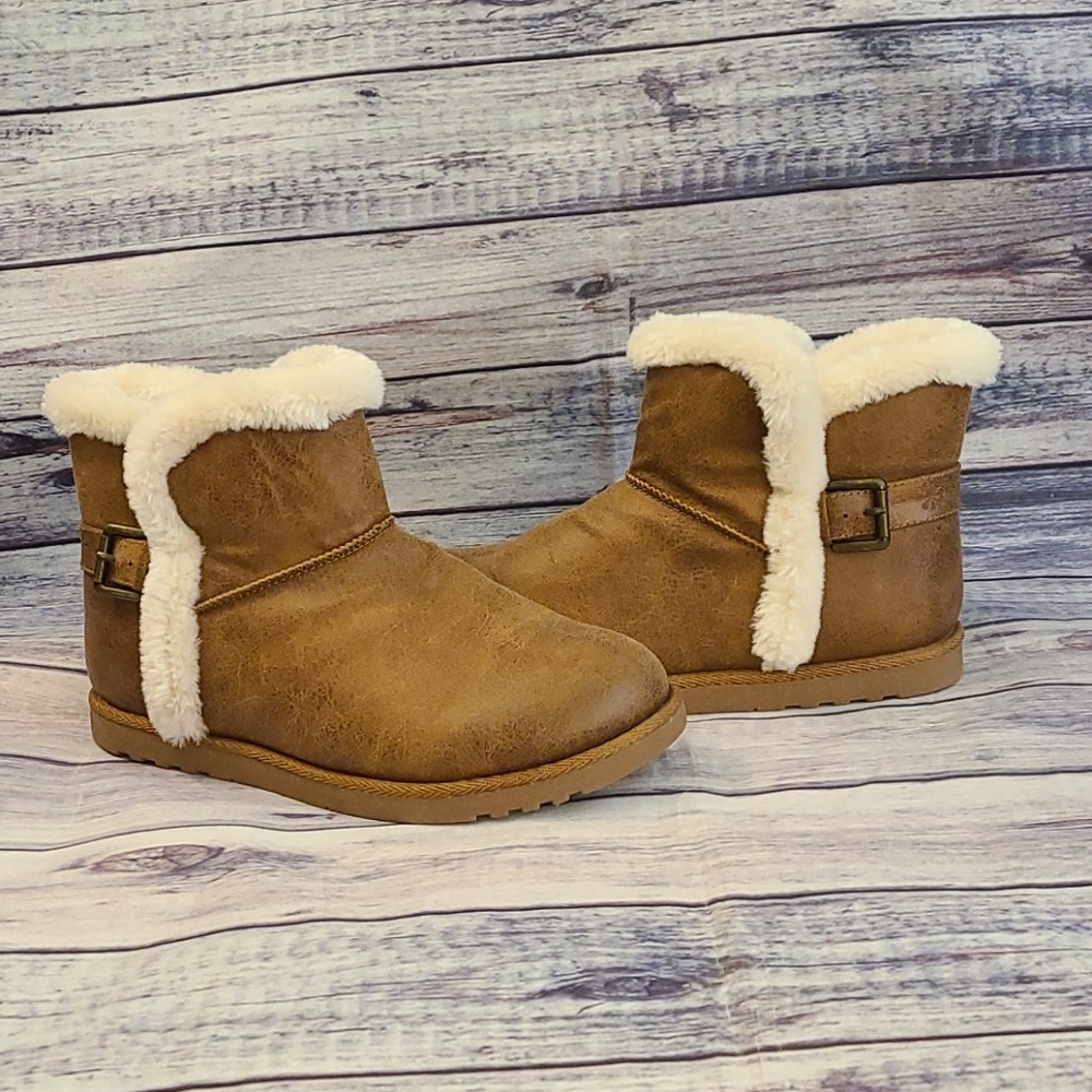 Sonoma Brown & White Fur Boots, size 5